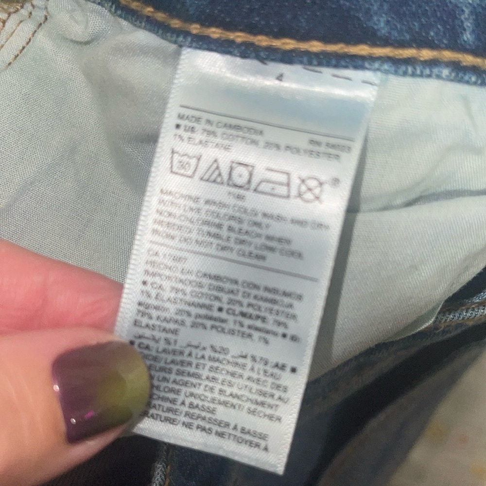 Women's Denim Shorts - Picture 4 of 4